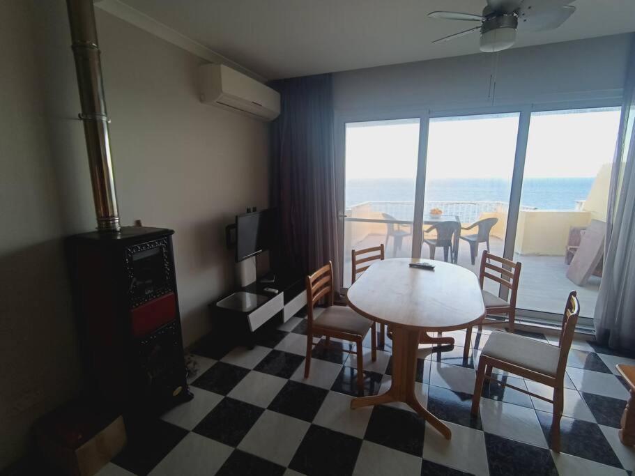 Poseidons Seaview Penthouse Apartment Marsalforn Bagian luar foto